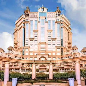 Hotel Swissôtel Al Murooj